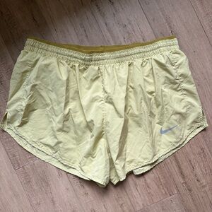 women’s Nike shorts size XL
